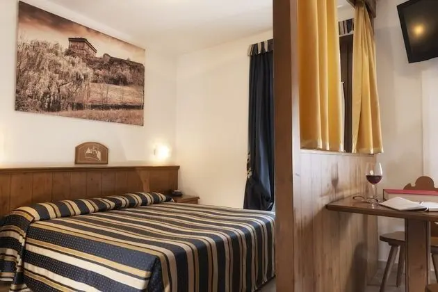 Tek Büyük veya İki Ayrı Yataklı Oda, Mutfak