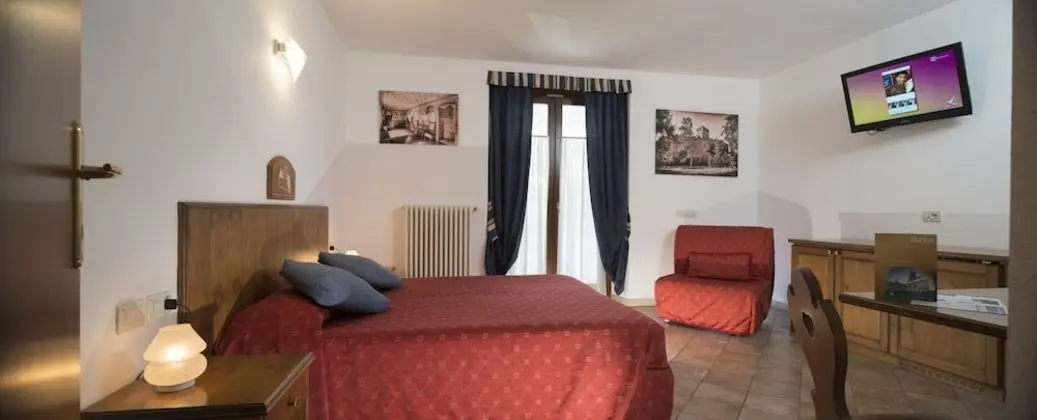 Tek Büyük veya İki Ayrı Yataklı Oda, Mutfak