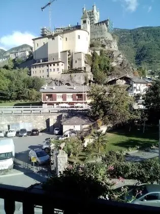 Tek Büyük veya İki Ayrı Yataklı Oda, Mutfak