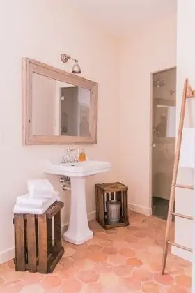 Classic Tek Büyük Yataklı Oda