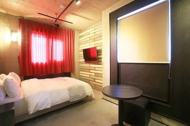 Standard Tek Büyük Yataklı Oda (Extra Charge for 2+ Nights)