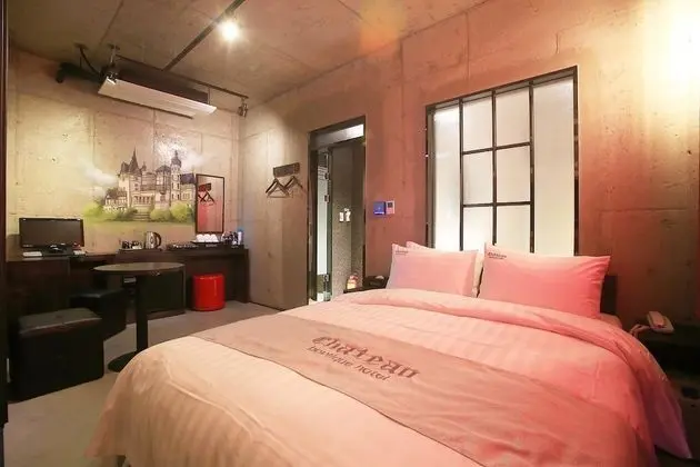 Standard Tek Büyük Yataklı Oda (Extra Charge for 2+ Nights)