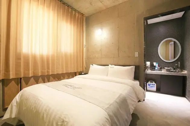 Standard Tek Büyük Yataklı Oda (Extra Charge for 2+ Nights)