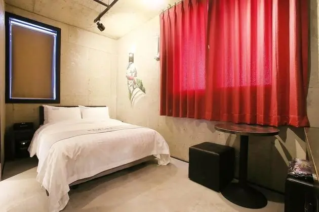 Standard Tek Büyük Yataklı Oda (Extra Charge for 2+ Nights)