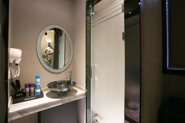 Standard Tek Büyük Yataklı Oda (Extra Charge for 2+ Nights)