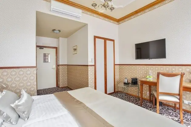 Superior Tek Büyük veya İki Ayrı Yataklı Oda