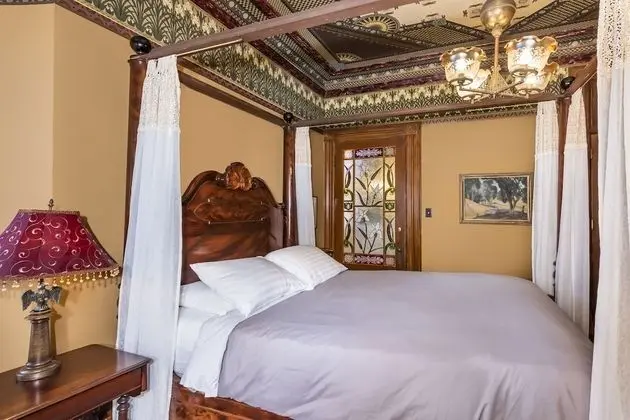 Premium Tek Büyük Yataklı Oda, Banyolu/Duşlu (Aimee Crocker Room)
