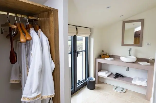 İki Ayrı Yataklı Oda (Magdelaine noire)