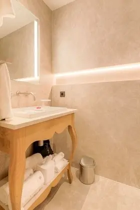 Basic Tek Büyük Yataklı Oda