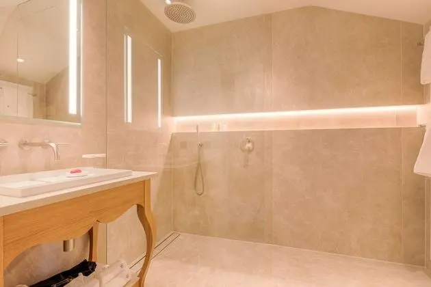 Classic Tek Büyük Yataklı Oda