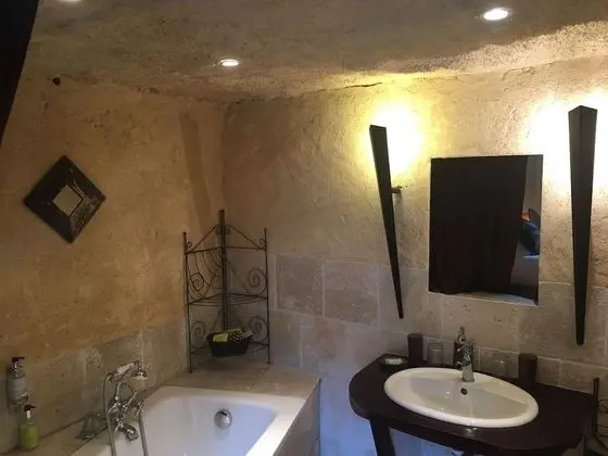 Basic Büyük Yataklı Tek Kişilik Oda