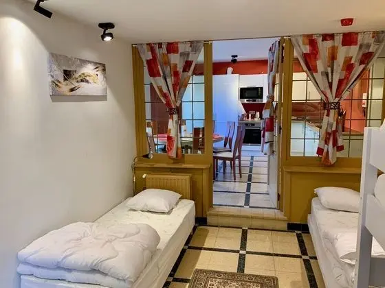 Family Apart Daire, 3 Yatak Odası, Mutfak, Göl Manzaralı (Les Trois Lions)