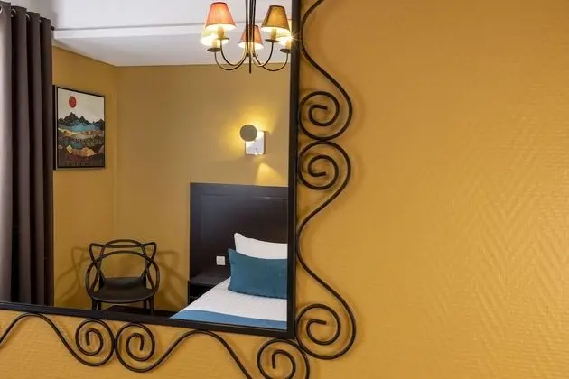 Traditional Tek Büyük Yataklı Oda