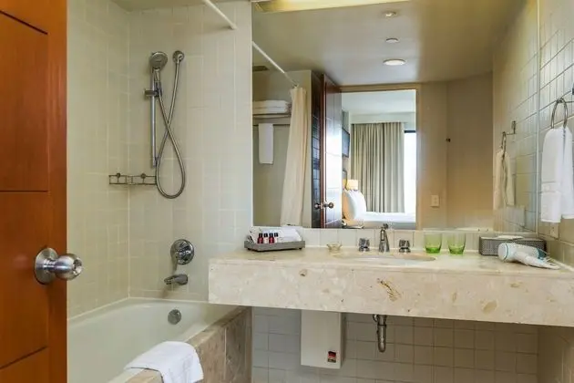 Grand Deluxe 1-Bedroom Twin