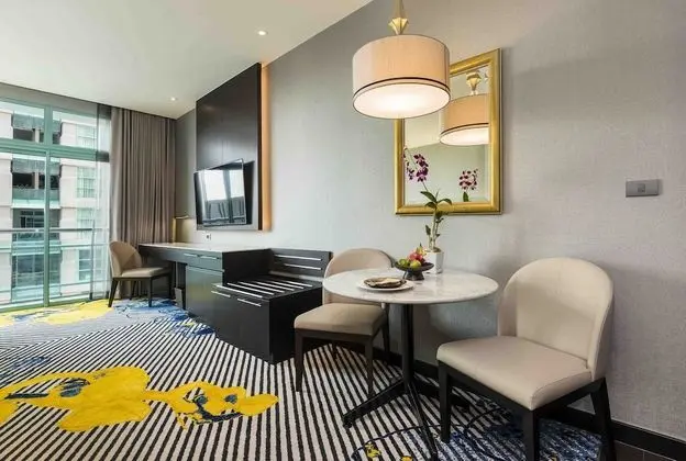 Grand Deluxe Room City View Twin Bed
