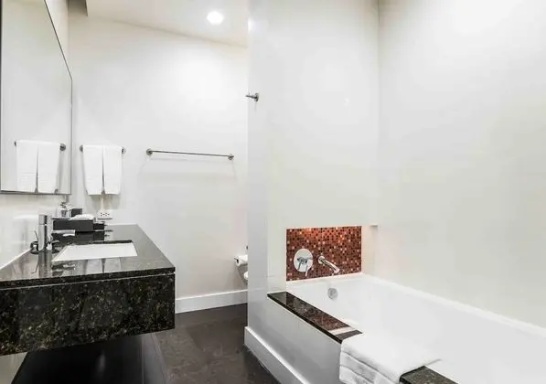 Grand Deluxe Room River View Twin Bed
