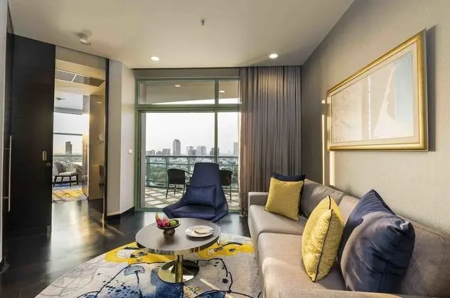 One Bedroom Skyline Suite King Bed