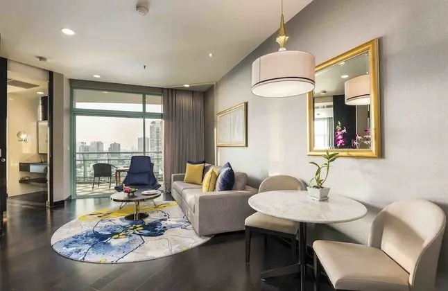 One Bedroom Skyline Suite King Bed