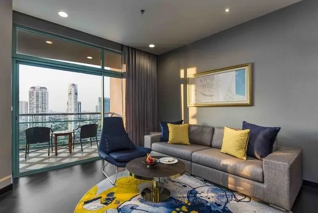 One Bedroom Skyline Suite King Bed