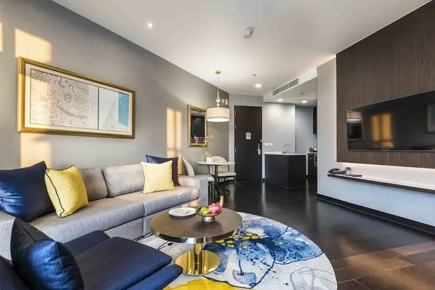 One Bedroom Skyline Suite King Bed