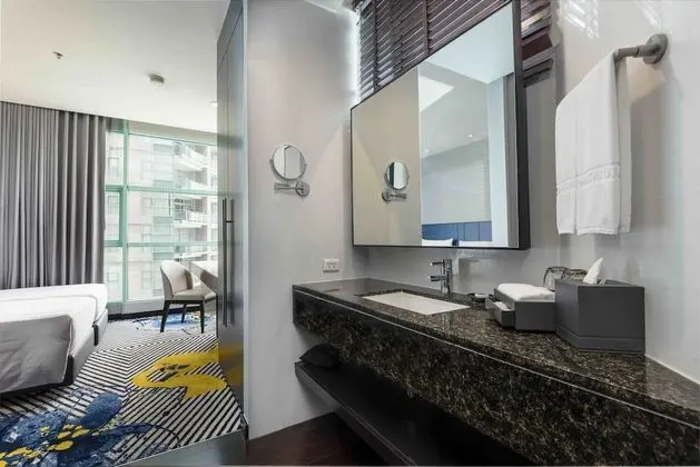 One Bedroom Suite City View Twin Bed