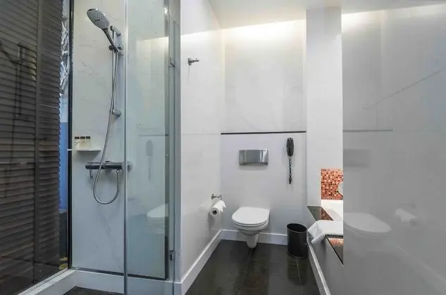One Bedroom Suite River View Twin Bed
