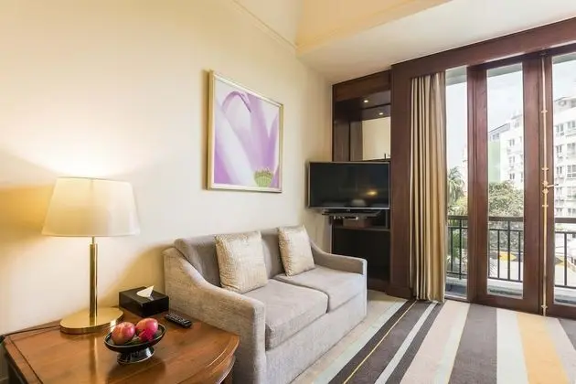 Deluxe City View King Bed