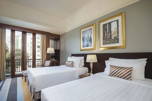 Deluxe City View Twin Bed