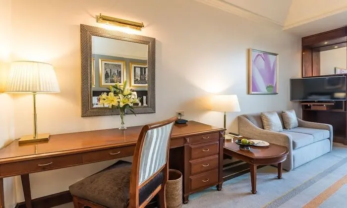 Grand Deluxe City View King Bed