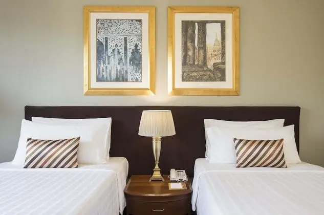 Grand Deluxe City View King Bed