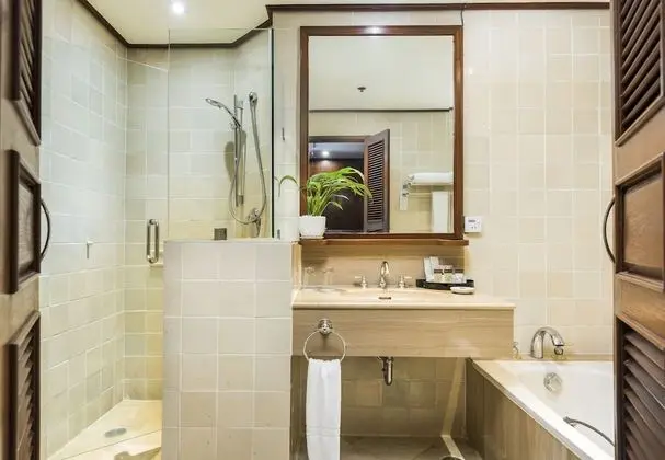 Grand Deluxe City View King Bed