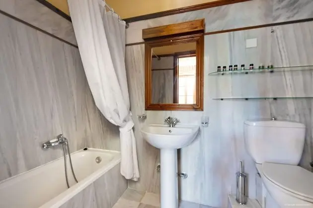 Tek Büyük Yataklı Oda, Dağ Manzaralı (Prestige)