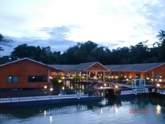 Deluxe Riverview