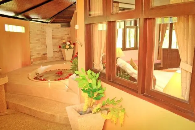 Superior Oda, 1 En Büyük (King) Boy Yatak, Balkon, Bahçe Manzaralı (Grand Executive Jacuzzi Villa)