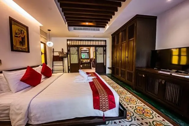 Shino Room (Garden View)