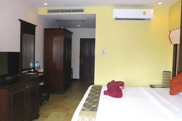 Superior Double (Pool View)