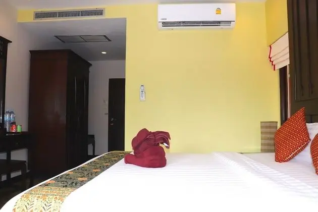 Superior Double (Pool View)
