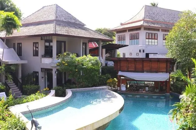 Superior Double (Pool View)