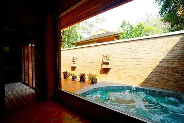 Chayana Jacuzzi Suite
