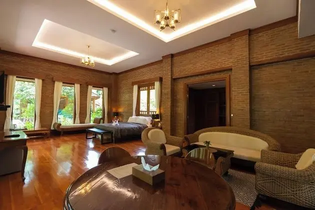 Chayana Jacuzzi Suite