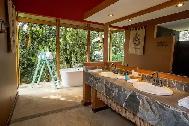 Forest View Suite