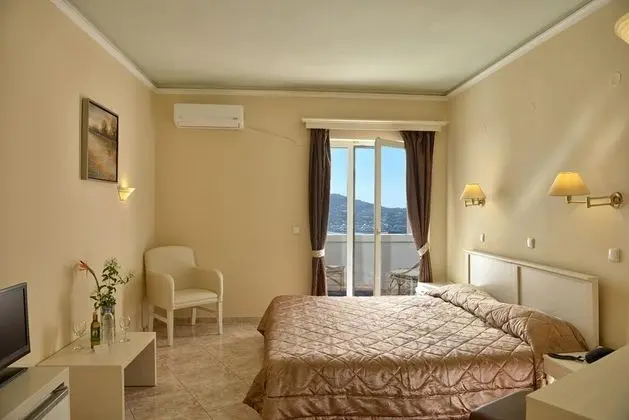 1 Çift Kişilik Veya 2 Tek Kişilik Yatak Land View