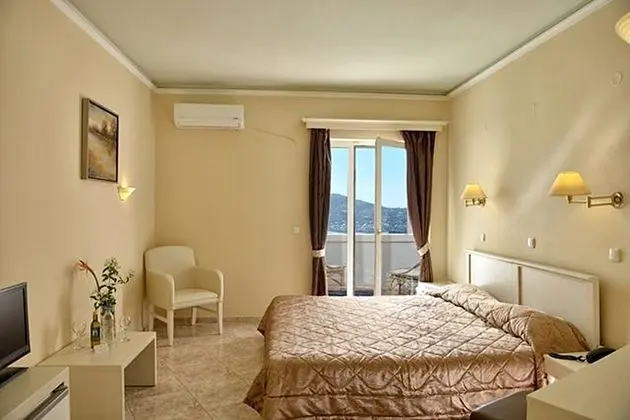 1 Çift Kişilik Veya 2 Tek Kişilik Yatak Sea View