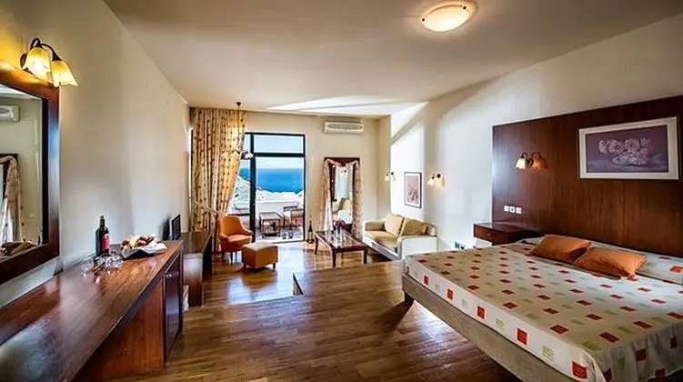 1 Çift Kişilik Veya 2 Tek Kişilik Yatak Sea View