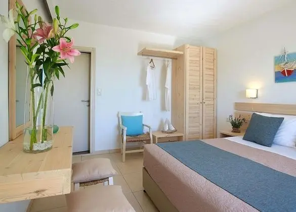 Deluxe Üç Kişilik Oda, Bahçe Manzaralı