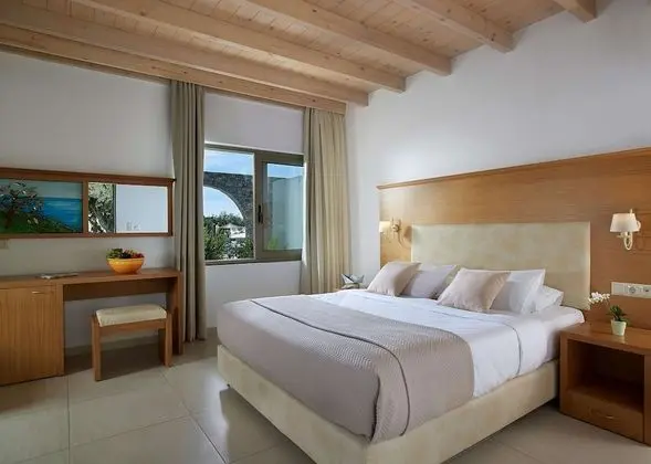 Deluxe Üç Kişilik Oda, Bahçe Manzaralı