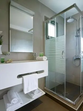 Deluxe Üç Kişilik Oda, Bahçe Manzaralı