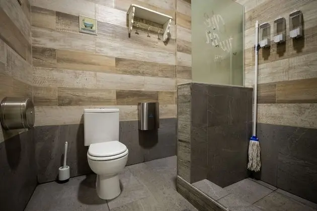 Ortak Ranzalı Oda, Sadece kadınlar için, Ortak Banyo (N°2 - Borges - 6 People)