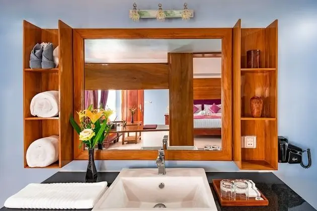 Cabana King Pool access - Free 2 Ways Airport Transfers