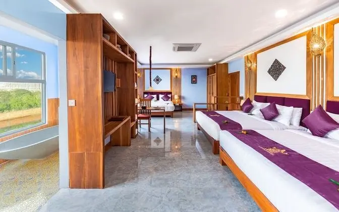 Presidential Family Suite - Free 2 ways Airport Transfers
